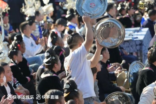 快手“乡村超级碗”持续火爆，苗寨村民演绎“最炫民族风”