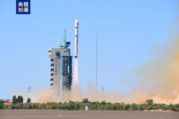 将AI送上太空！中国成功发射太空计算卫星星座