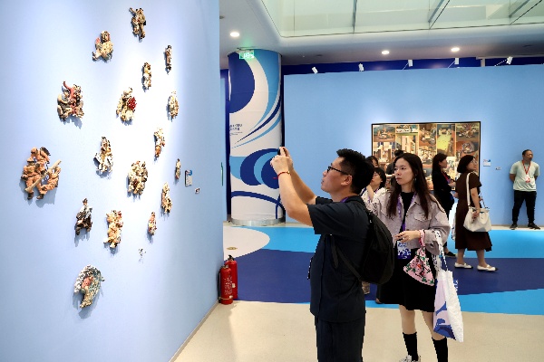 鸟巢水立方艺术作品展呈现青春“浪潮”活力