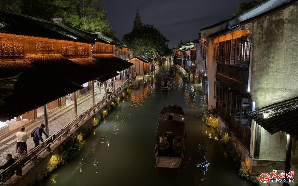在烏鎮(zhèn)，感受尋常巷陌里的“智慧生活”