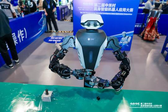 机器人“真干活”:搬运原料、分拣垃圾、组装器件…… 机器人“真干活”:搬运原料、分拣垃圾、组装器件……