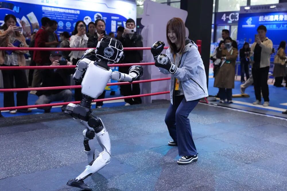 2025年终回顾｜这一年，我们这么谈AI