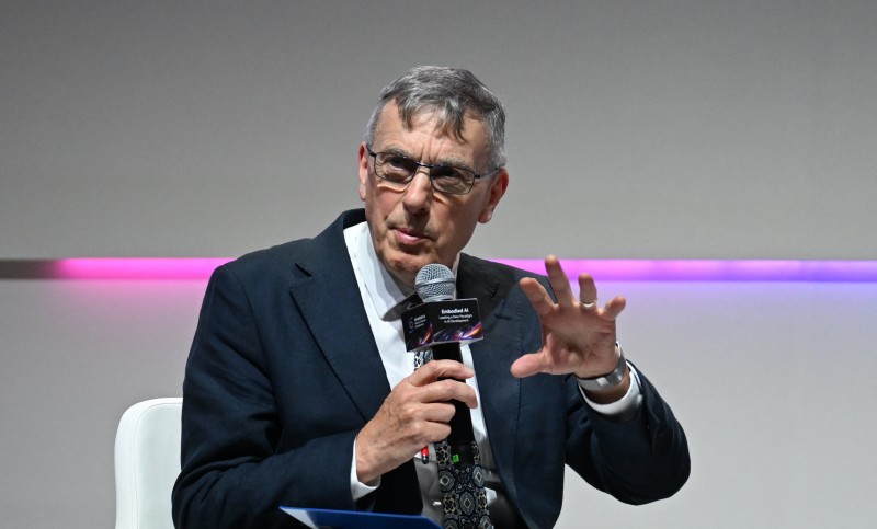 约翰·希金斯：以全球合作应对具身智能“极端场景”