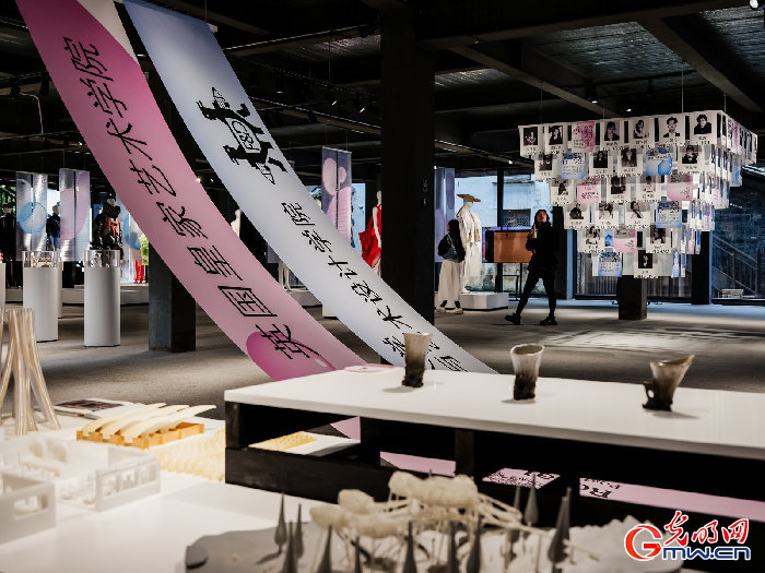 从濮院一场时尚周，看古镇产业边界探索