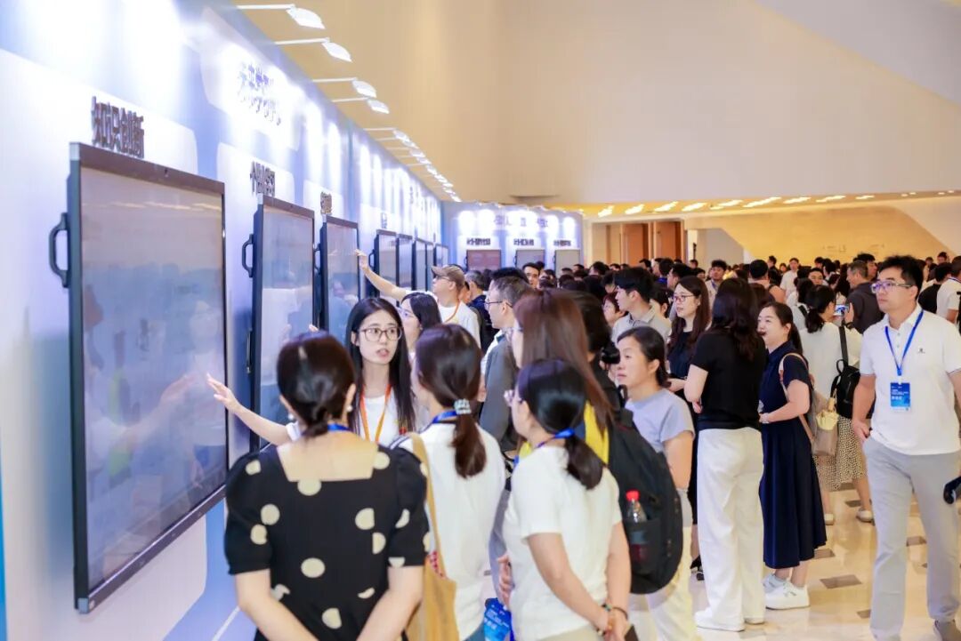 “三智融合:智慧专业·智慧课程·智慧课堂”协同建设与发展研讨会举办