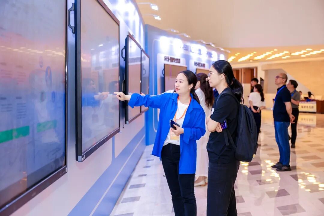 “三智融合:智慧专业·智慧课程·智慧课堂”协同建设与发展研讨会举办