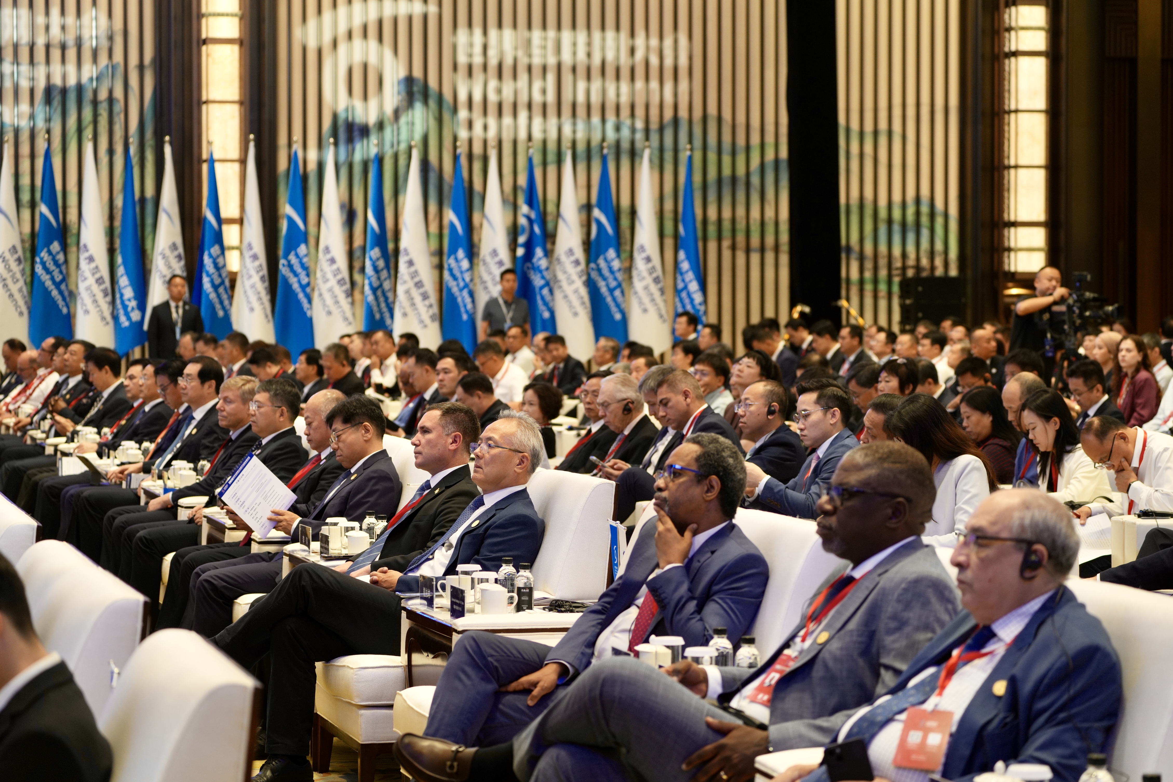 高清大图来了！一组图带你回顾2026世界互联网大会数字丝路发展论坛的精彩剪影！