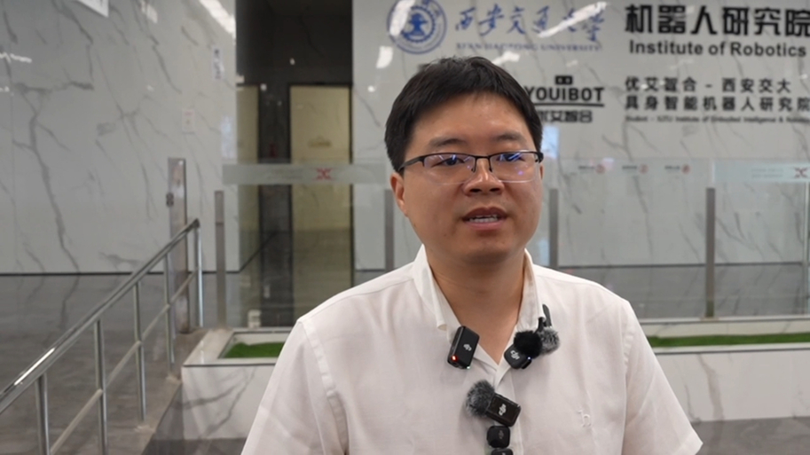 徐俊:从实验室走向生产线,国产机器人在工业现场“证明自己” 徐俊:从实验室走向生产线,国产机器人在工业现场“证明自己”