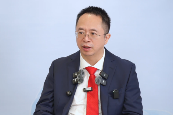数字丝路·大咖谈｜周鸿祎：用好安全专家智能体，以机器对抗机器