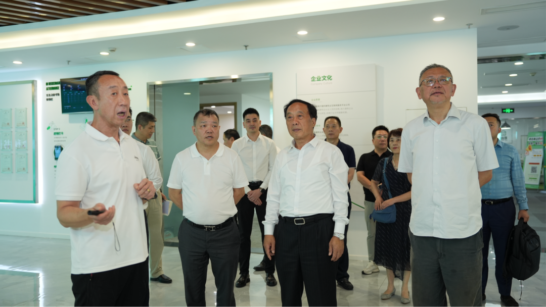 世界互联网大会秘书长任贤良赴四川调研