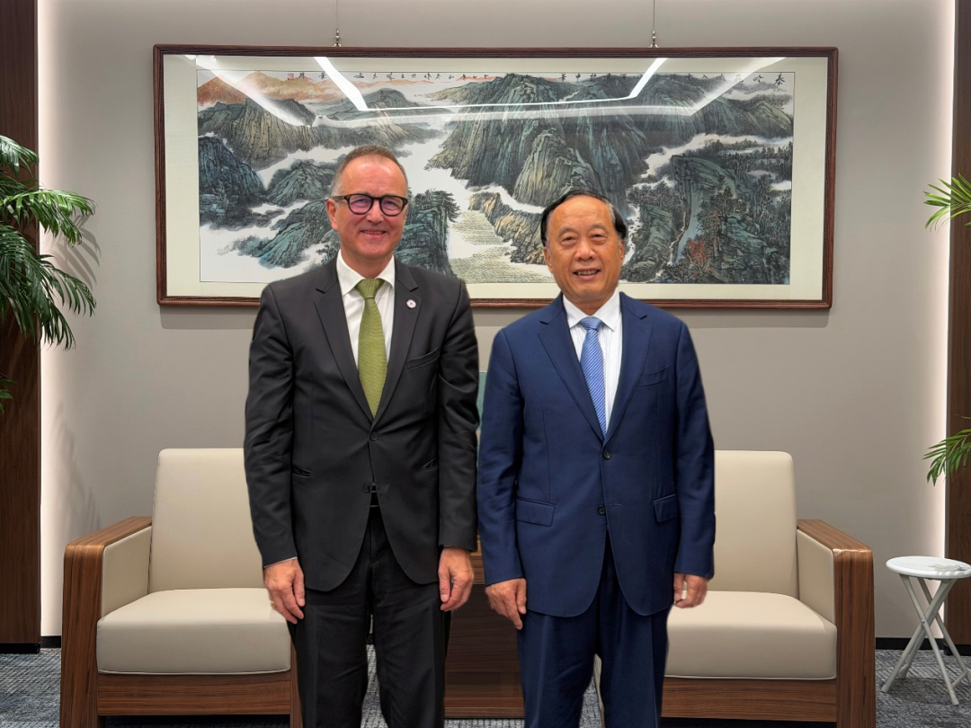 任贤良秘书长会见红十字国际委员会主席中国事务个人特使史德林