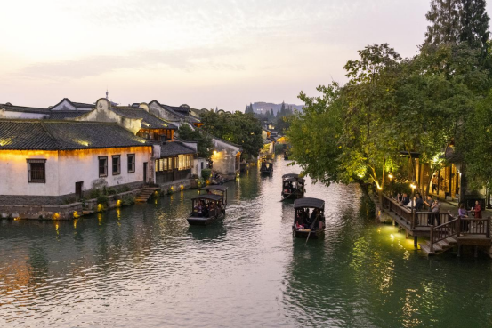 “光明观察”系列述评⑧|与AI的故事,我们在乌镇继续深聊