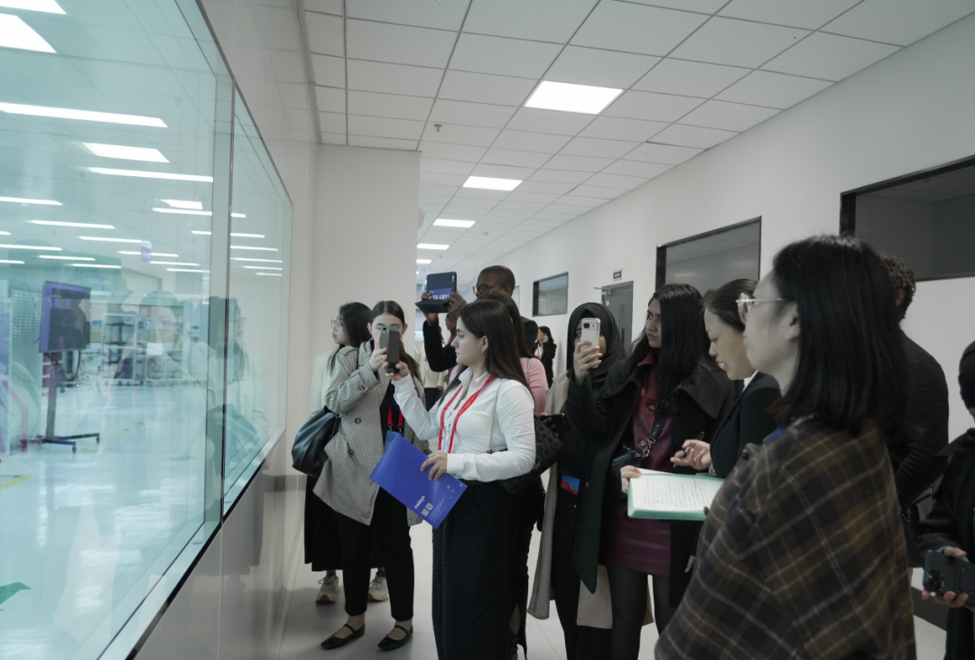 2025年世界互联网大会全球青年领军者在浙江开展研学活动