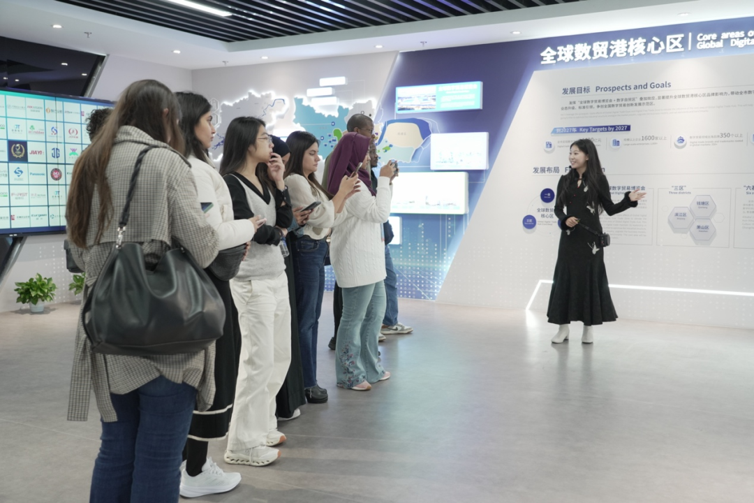 2025年世界互联网大会全球青年领军者在浙江开展研学活动