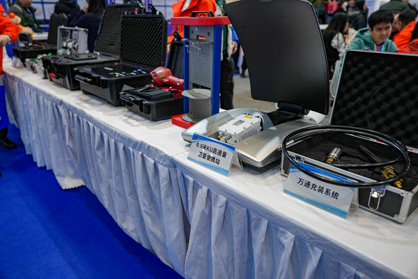 2025中国国际应急管理展举行 众多“黑科技”亮相
