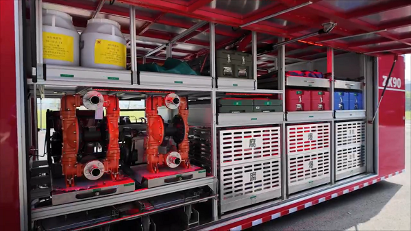 智慧救援添利器，危化品消防车“现身”应急展