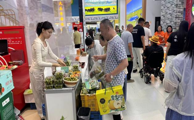 “鲜果盈馆、地标出圈”，地标夏果主题推介活动举办
