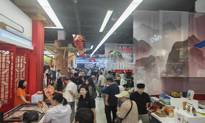 “鲜果盈馆、地标出圈”，地标夏果主题推介活动举办