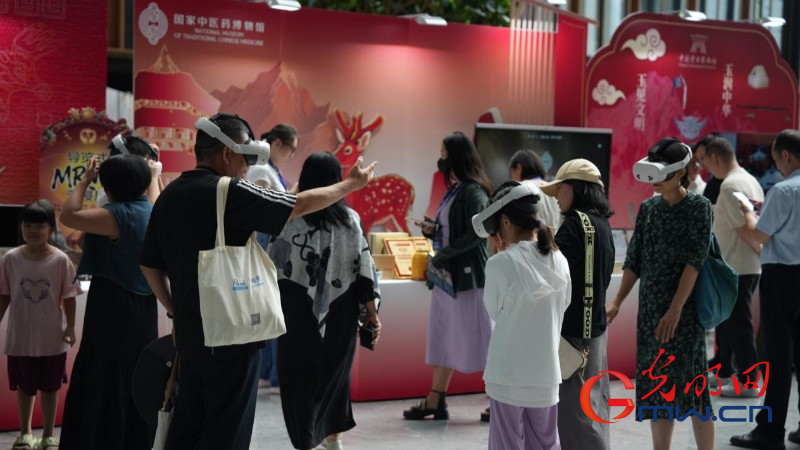 组图丨世界互联网大会开放日里的数智盛宴 组图丨世界互联网大会开放日里的数智盛宴