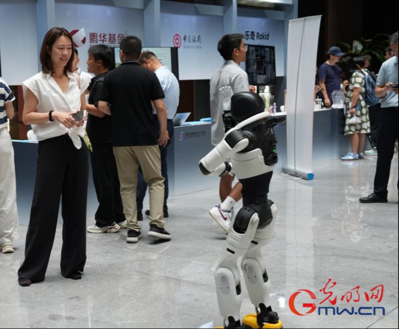 组图丨世界互联网大会开放日里的数智盛宴 组图丨世界互联网大会开放日里的数智盛宴