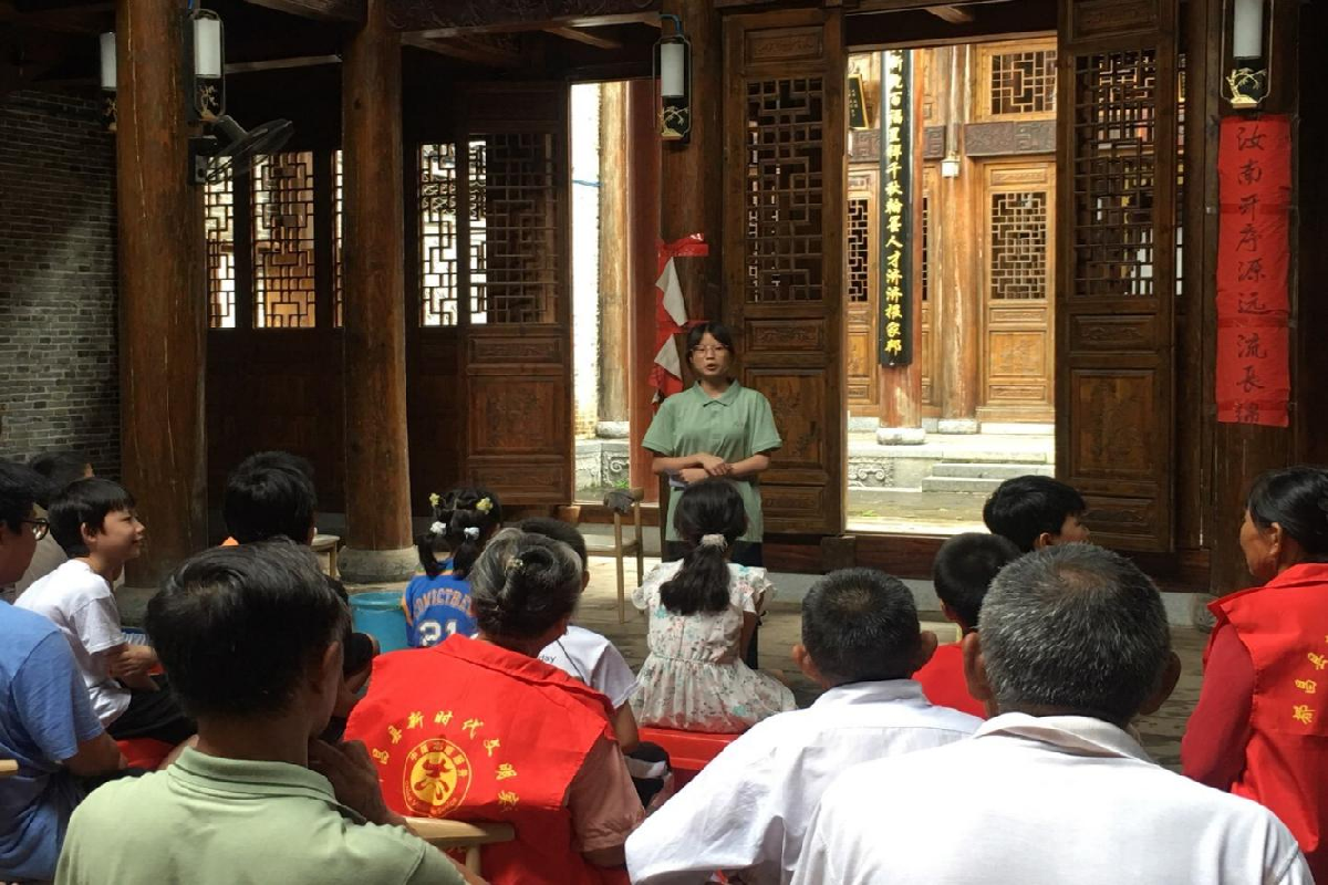 把课堂搬进古村 让非遗点亮童心 把课堂搬进古村 让非遗点亮童心