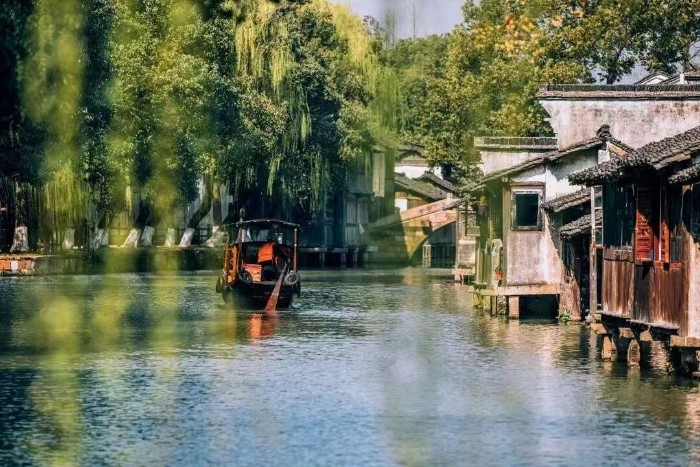 开源聚力弥合智能鸿沟，不让任何一方错失数智时代浪潮